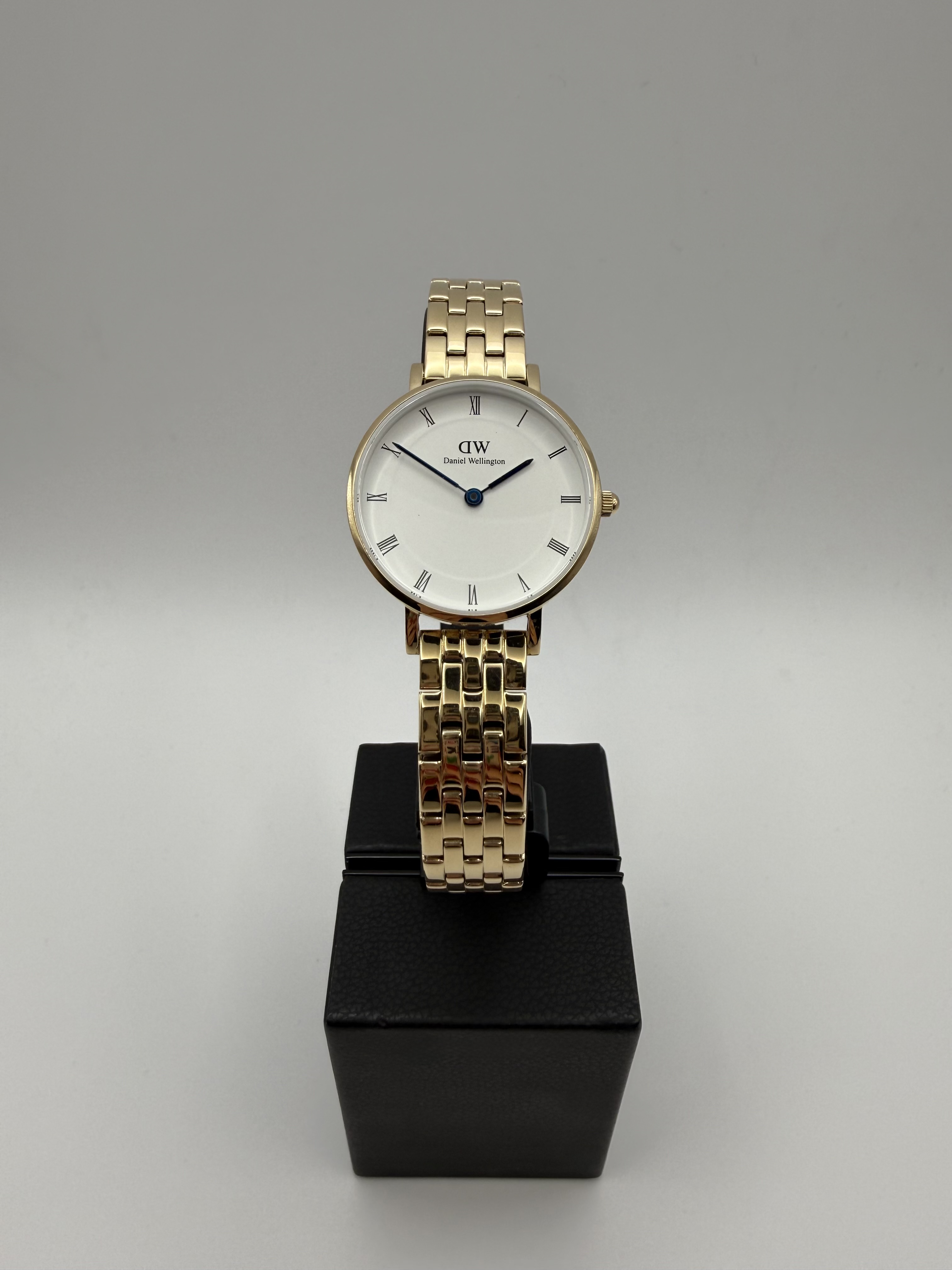 Daniel Wellington Petite Roman Armband Uhr gold römische Ziffern Gliederarmband