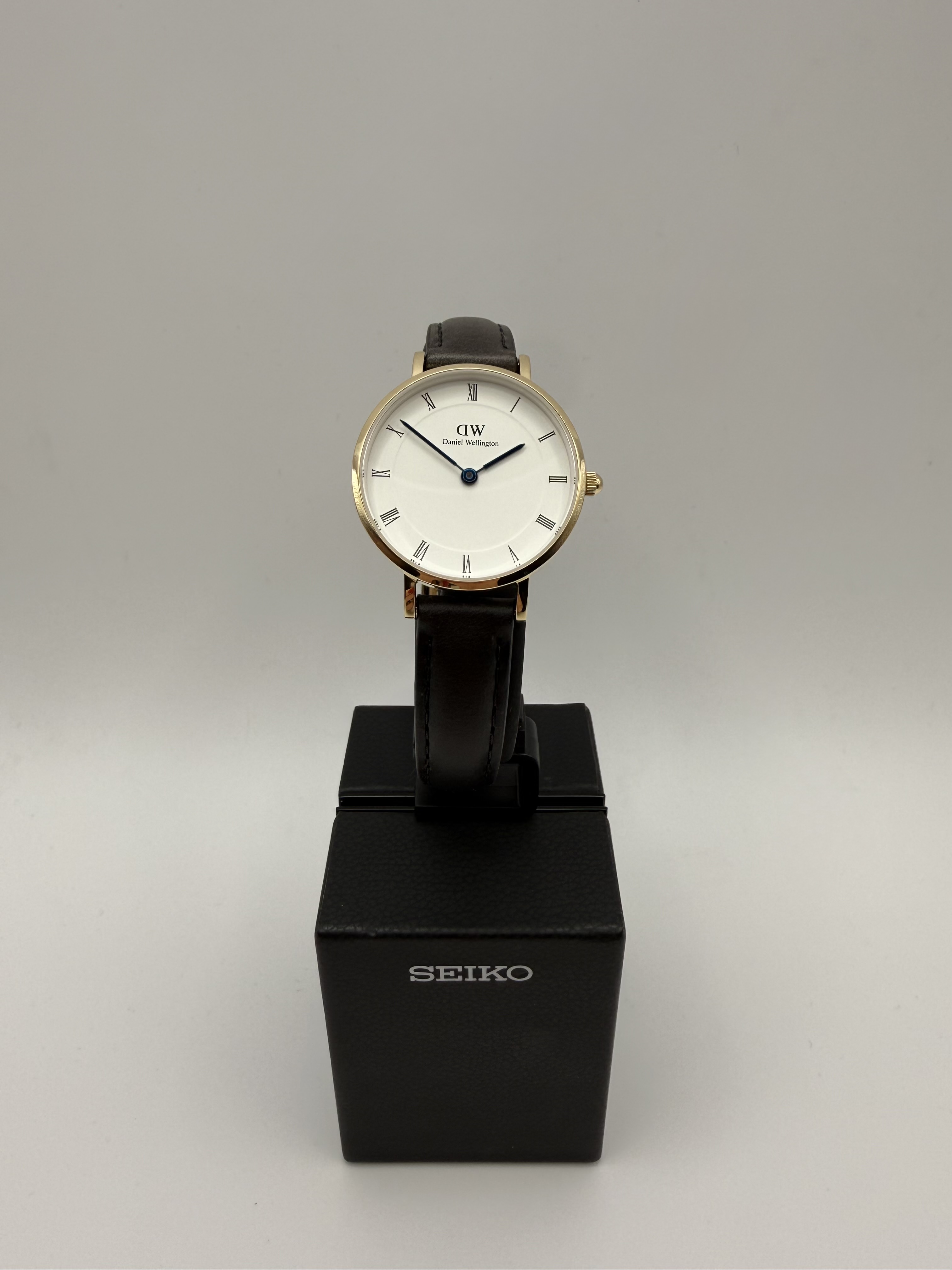 Daniel Wellington Petite Roman Armband Uhr gold römische Ziffern Lederband