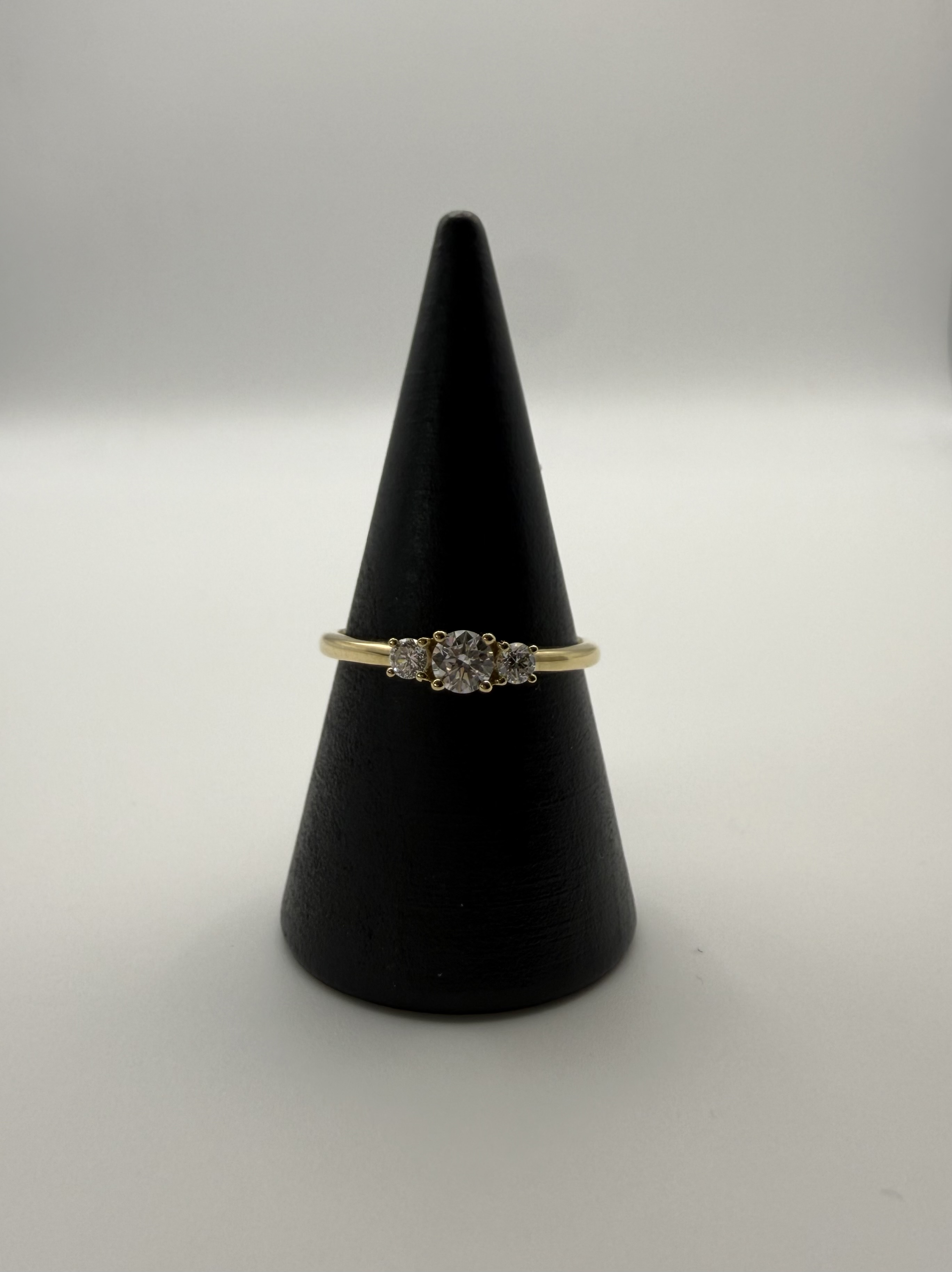 Verlobungsring 333 Gelbgold mit Labor Diamant Trilogy