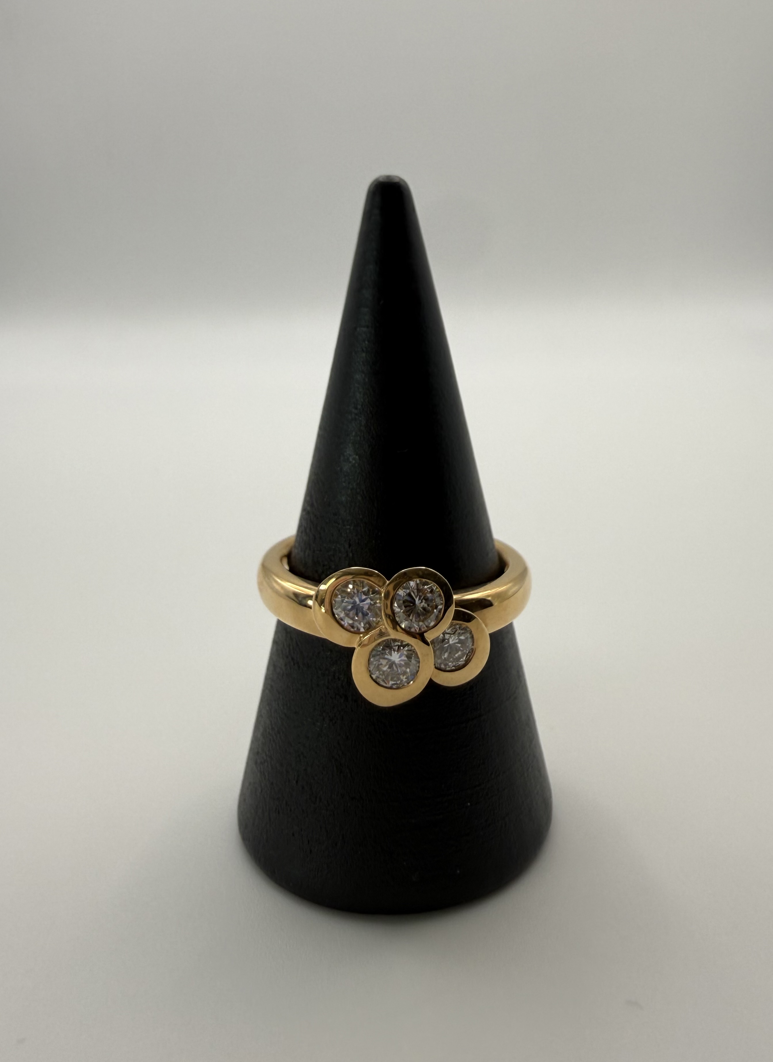 Ring Gelbgold 750 mit Diamant
