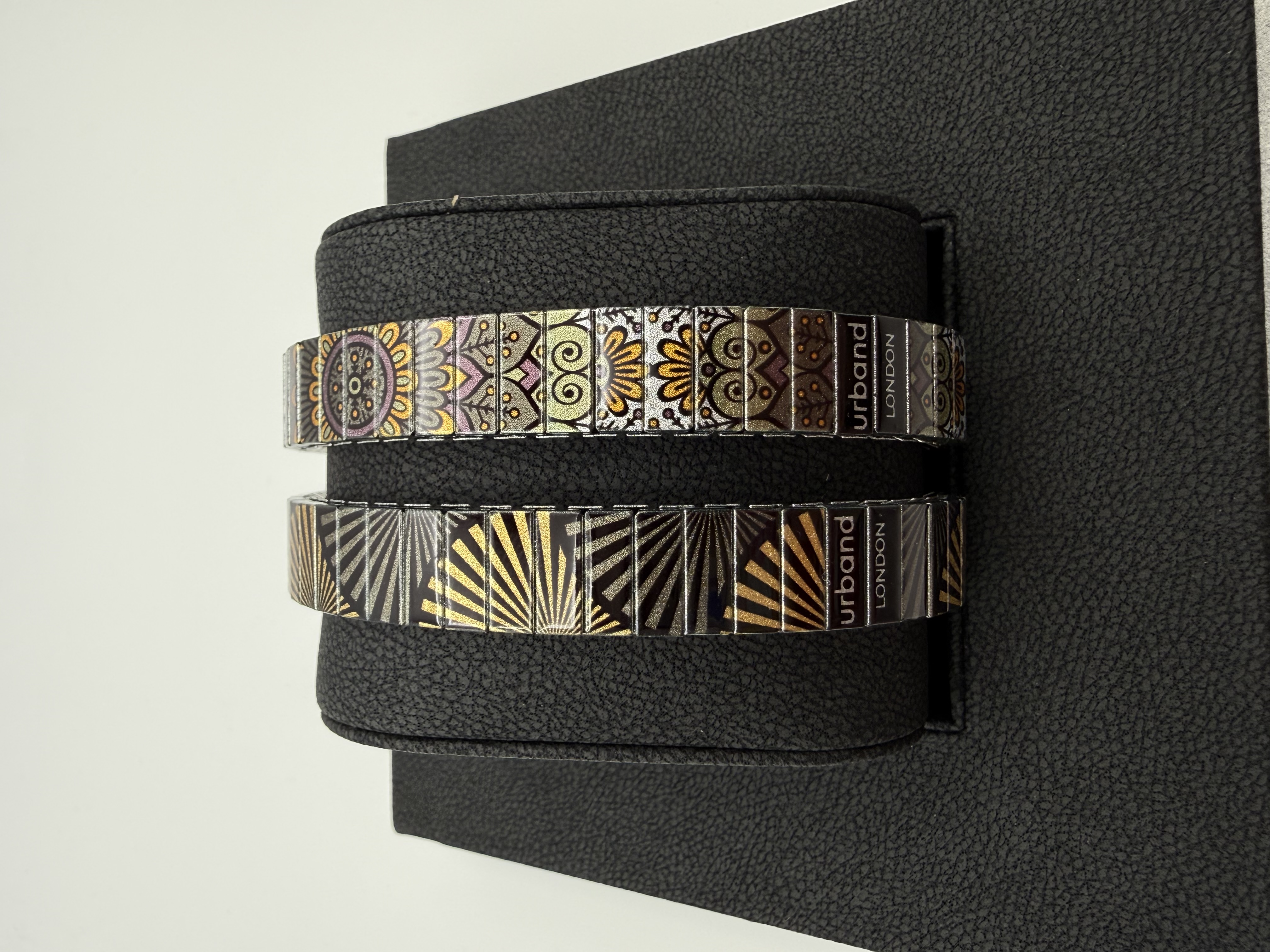 Stretch Armband mit handgefertigter Emaille von Urband London